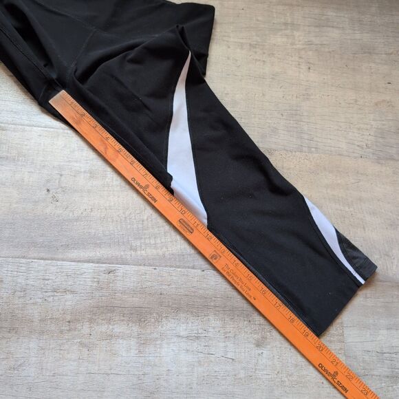 NIKE DRY-FIT LEGGINGS WOMEN'S S CAPRI HI RISE MEDIA POCKET BLACK GRAY ⭐️EUC⭐️ - Picture 4 of 6